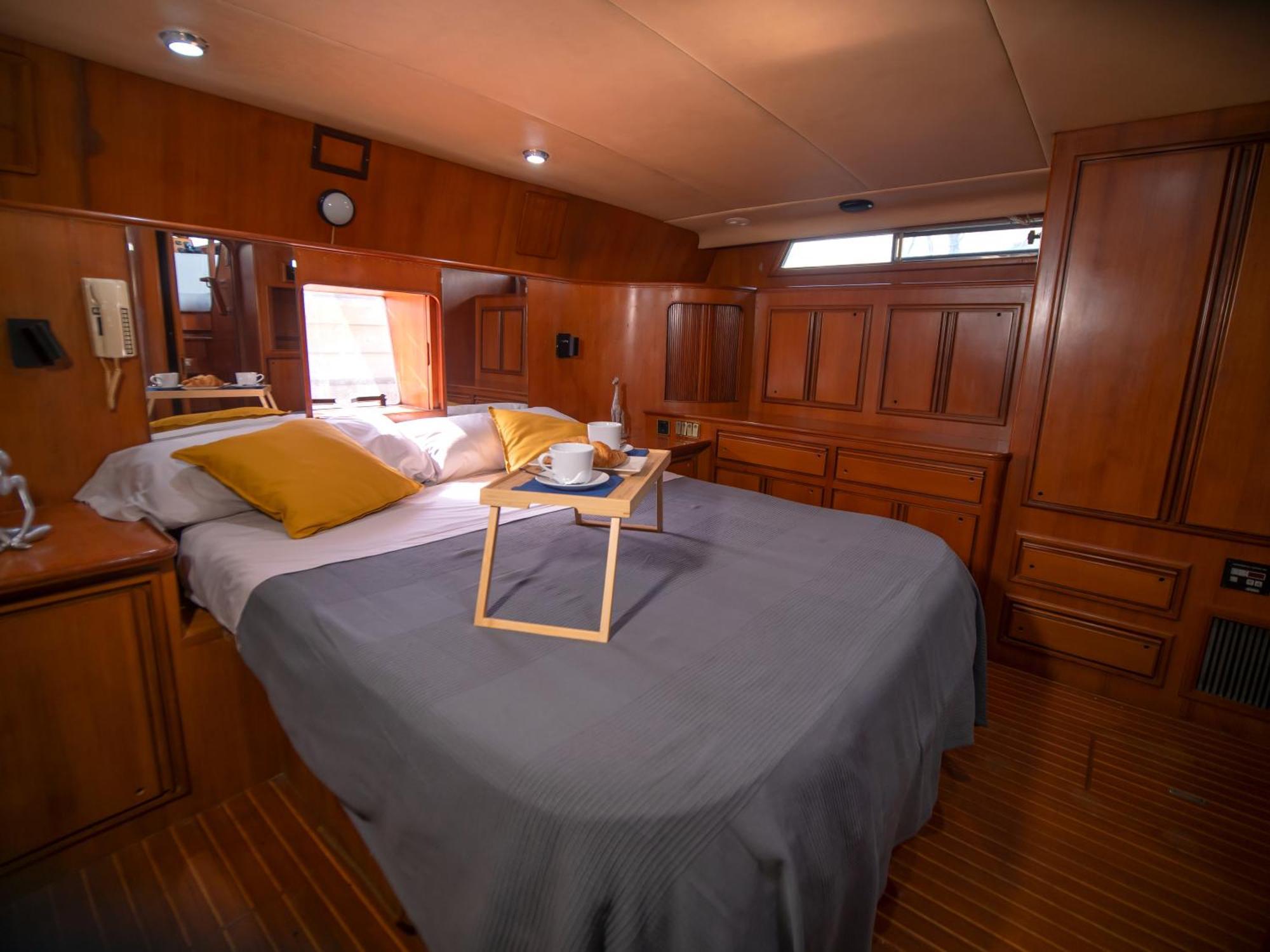 Master&Commander Hotell Valencia Exteriör bild
